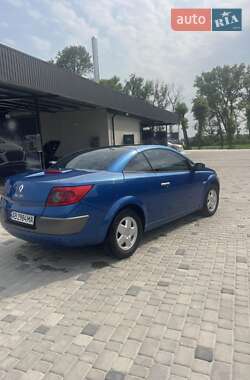 Кабриолет Renault Megane 2004 в 