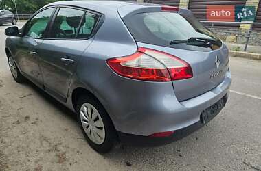 Хэтчбек Renault Megane 2010 в 