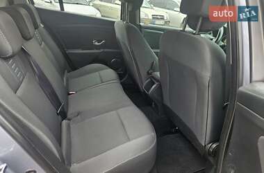 Хэтчбек Renault Megane 2010 в 
