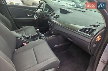 Хэтчбек Renault Megane 2010 в 