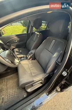 Хэтчбек Renault Megane 2011 в 
