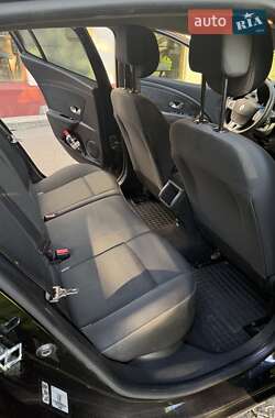 Хэтчбек Renault Megane 2011 в 