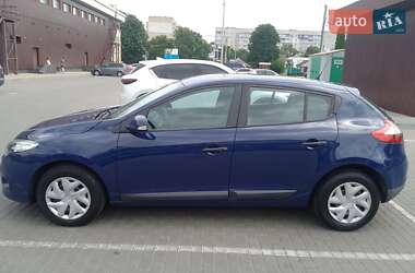 Хетчбек Renault Megane 2010 в 