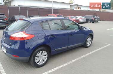Хетчбек Renault Megane 2010 в 