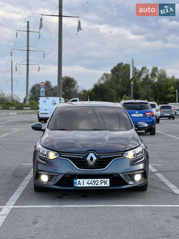 Хэтчбек Renault Megane 2016 в Киеве