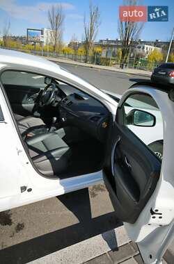 Хэтчбек Renault Megane 2015 в 