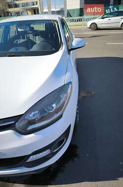 Хэтчбек Renault Megane 2015 в 