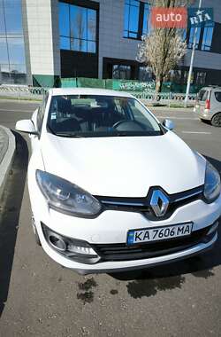 Хэтчбек Renault Megane 2015 в 