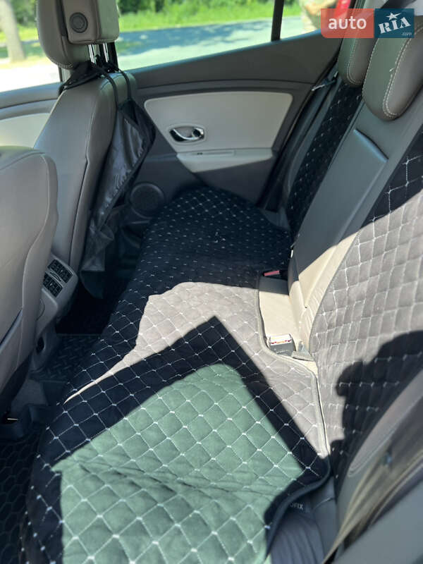 Хэтчбек Renault Megane 2012 в Новоселице