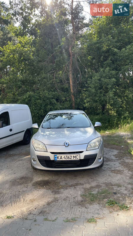 Хэтчбек Renault Megane 2009 в 