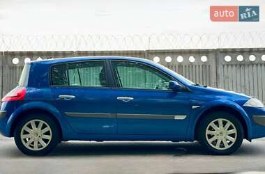 Хэтчбек Renault Megane 2006 в 