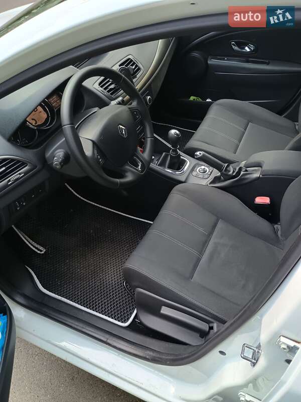 Универсал Renault Megane 2013 в Вишневом