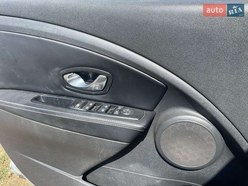 Универсал Renault Megane 2011 в Кривом Роге фото 11 Универсал Renault Megane 2011 в Кривом Роге