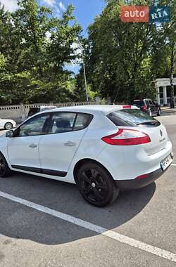 Хэтчбек Renault Megane 2011 в 