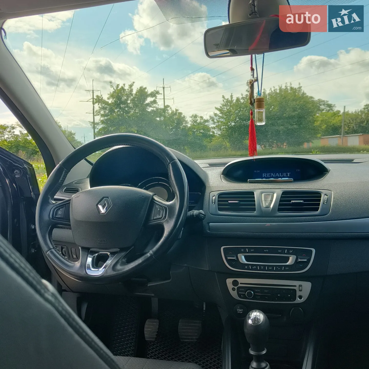 2015 Renault Megane - мініатюра 12