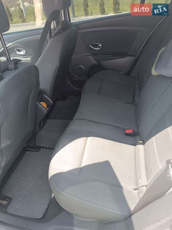 Универсал Renault Megane 2015 в Золочеве