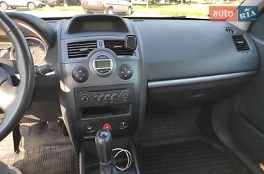 Хэтчбек Renault Megane 2005 в 