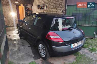 Хэтчбек Renault Megane 2005 в 