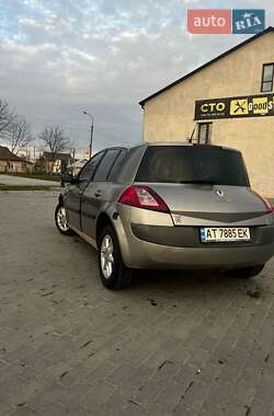 Хэтчбек Renault Megane 2004 в 
