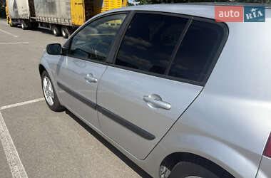 Хэтчбек Renault Megane 2005 в 