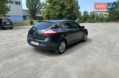 Хэтчбек Renault Megane 2012 в 