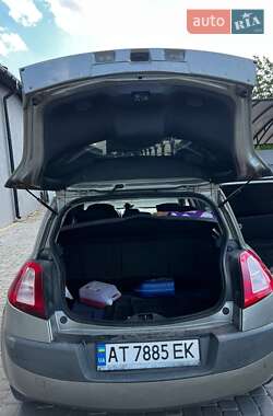 Хэтчбек Renault Megane 2004 в 