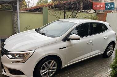 Хетчбек Renault Megane 2016 в Ужгороді