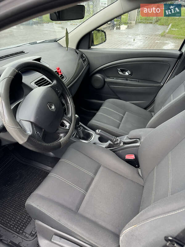 Универсал Renault Megane 2015 в Львове фото 17 Универсал Renault Megane 2015 в Львове