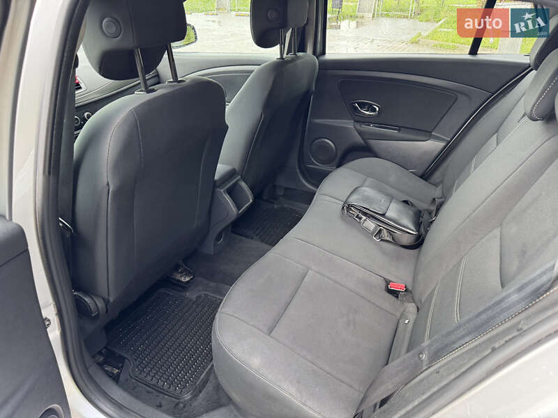 Универсал Renault Megane 2015 в Львове фото 19 Универсал Renault Megane 2015 в Львове