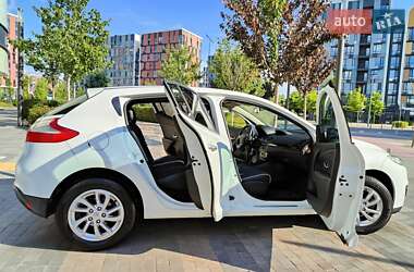Хетчбек Renault Megane 2013 в 