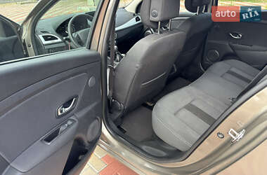 Хетчбек Renault Megane 2009 в 