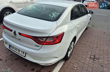 Седан Renault Megane 2017 в 