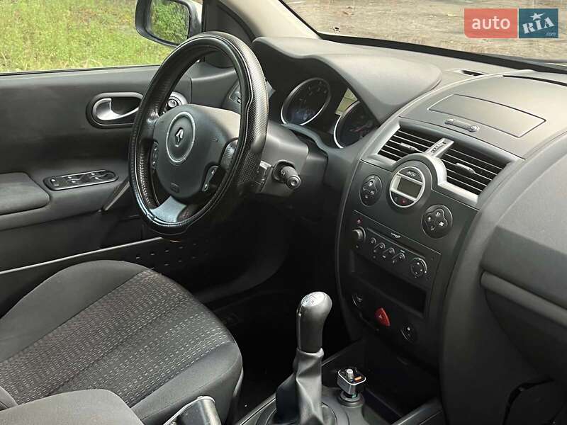 Седан Renault Megane 2006 в Киеве фото 20 Седан Renault Megane 2006 в Киеве