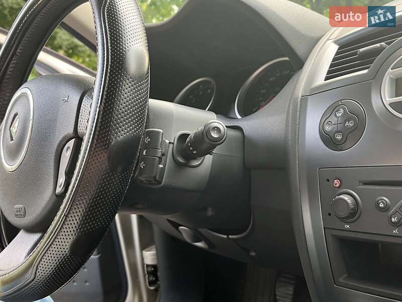 Седан Renault Megane 2006 в Киеве фото 27 Седан Renault Megane 2006 в Киеве