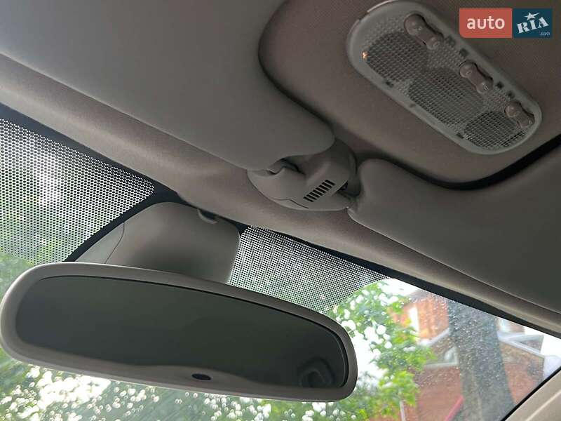 Седан Renault Megane 2006 в Киеве фото 29 Седан Renault Megane 2006 в Киеве