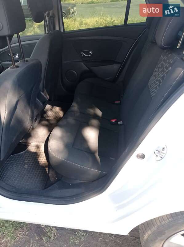 Универсал Renault Megane 2013 в Кривом Роге фото 18 Универсал Renault Megane 2013 в Кривом Роге