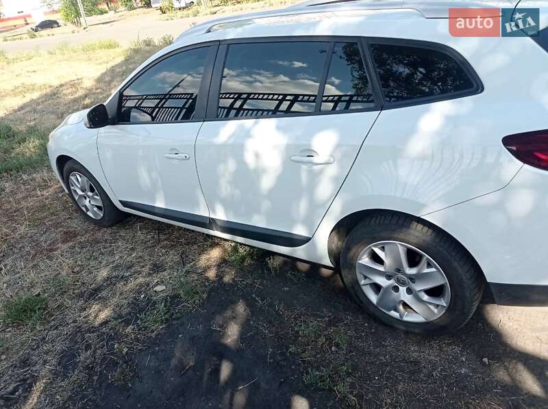 Универсал Renault Megane 2013 в Кривом Роге фото 12 Универсал Renault Megane 2013 в Кривом Роге