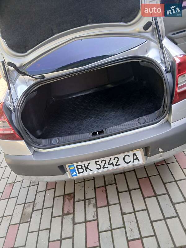 Седан Renault Megane 2007 в Вараші