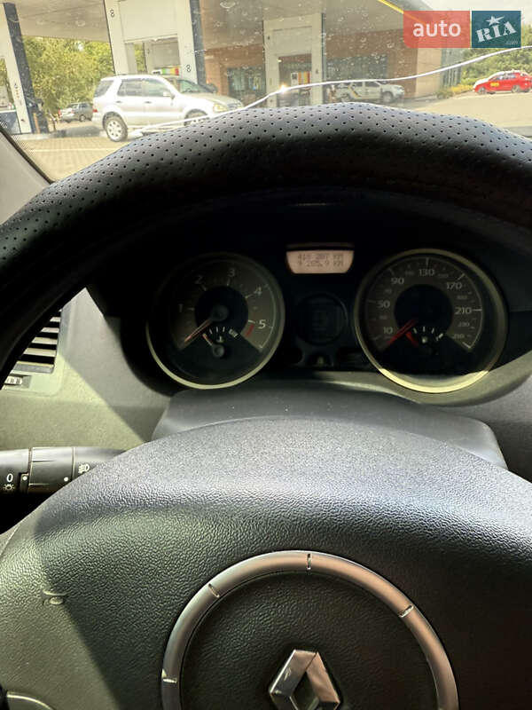 Седан Renault Megane 2006 в Днепре
