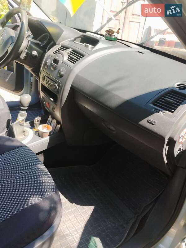 Хетчбек Renault Megane 2003 в Вишнівці фото 12 Хетчбек Renault Megane 2003 в Вишнівці