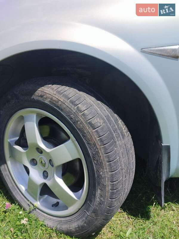 Хетчбек Renault Megane 2003 в Вишнівці фото 17 Хетчбек Renault Megane 2003 в Вишнівці