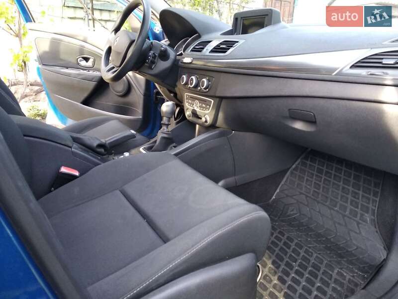 Хэтчбек Renault Megane 2011 в Черкассах фото 4 Хэтчбек Renault Megane 2011 в Черкассах