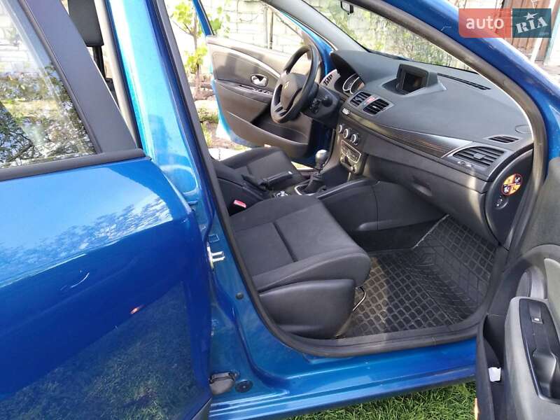 Хэтчбек Renault Megane 2011 в Черкассах фото 12 Хэтчбек Renault Megane 2011 в Черкассах