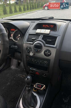 Хэтчбек Renault Megane 2005 в  фото 14 Хэтчбек Renault Megane 2005 в