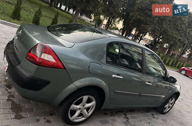 Хэтчбек Renault Megane 2005 в  фото 12 Хэтчбек Renault Megane 2005 в