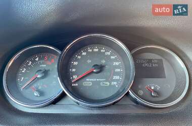 Хэтчбек Renault Megane 2013 в 