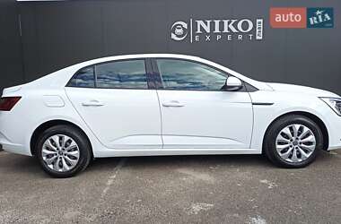 Седан Renault Megane 2018 в 