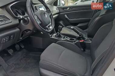 Седан Renault Megane 2018 в 