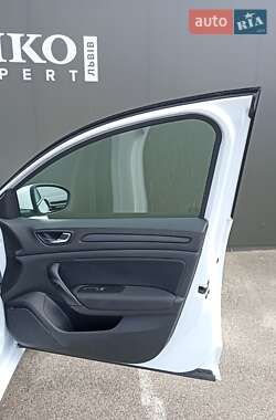Седан Renault Megane 2018 в 