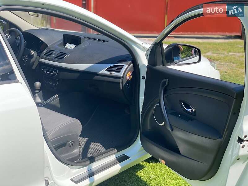 Універсал Renault Megane 2011 в Радивиліві фото 5 Універсал Renault Megane 2011 в Радивиліві